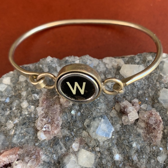 W typewriter key bracelet - Picture 3 of 5